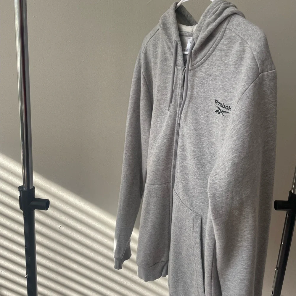 Few Reebok Jacket - Picture 3 of 4